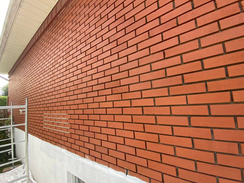 Mur de brique avant le rejointement